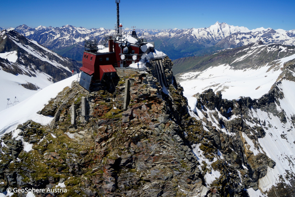 Aerosol and gas measurement above the clouds | Sonnblick Observatory